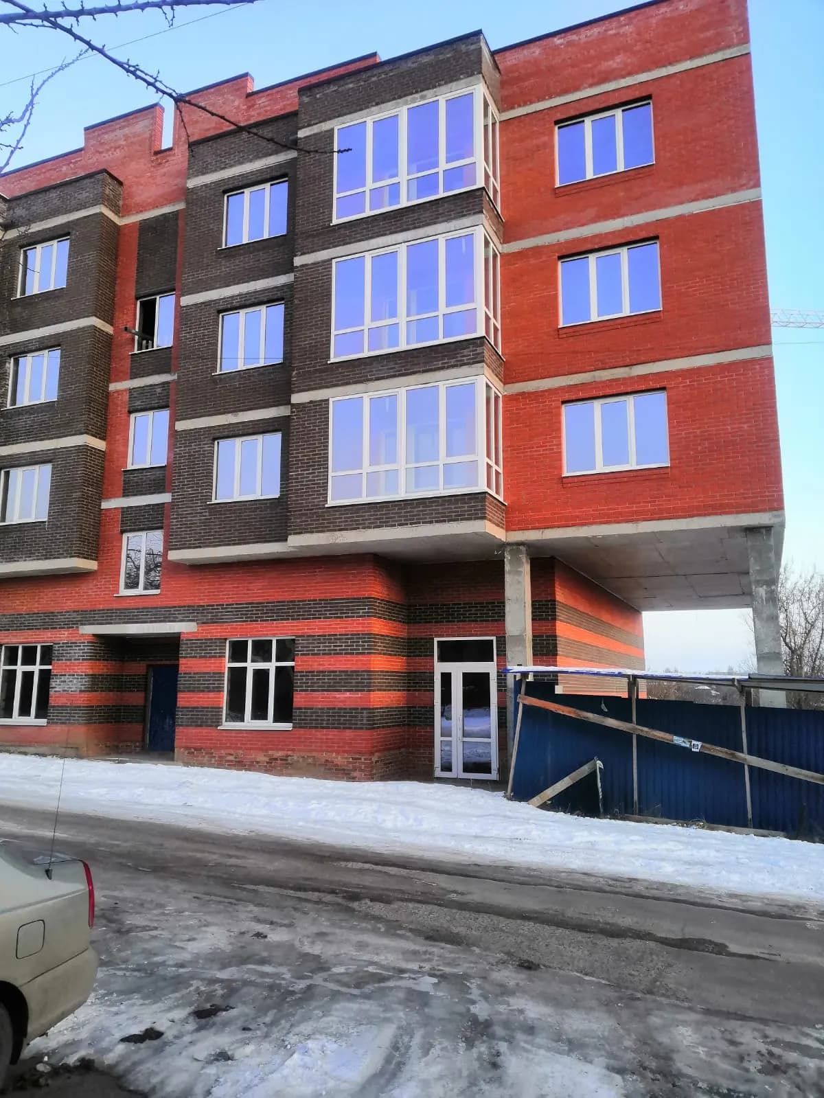 Четырехэтажный многоквартирный жилой